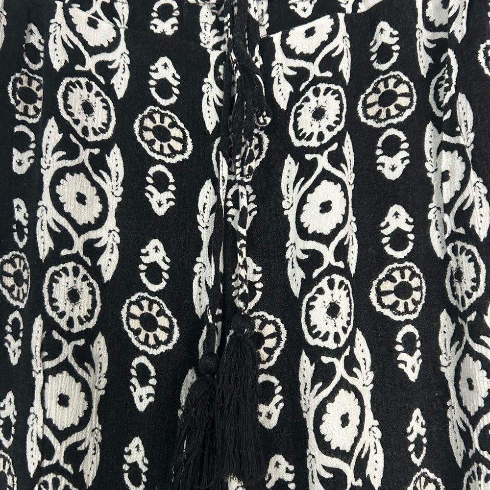 Cato Women’s Black and White Patterned Women's Pants, Size L - Picture 3 of 7